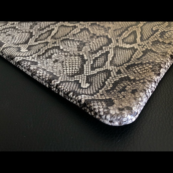 Tracey Tanner Snakeskin Print Leather Clutch Pouch Tracey Tanner Handbag - Picture 4 of 12